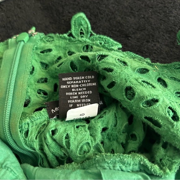 Moda International Victoria Secret Womens Green Crochet Square Neck Top Size 2 - Picture 8 of 8